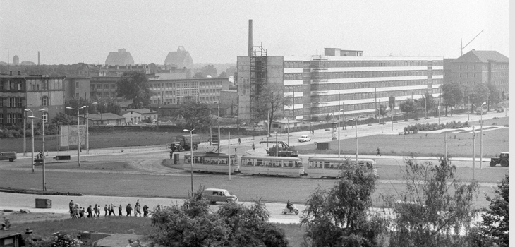 Gebäude 10 - uniplatz